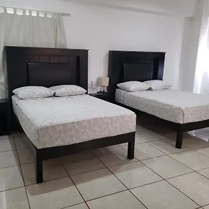 https://a-una-calle-del-ado-5ta-avenida.quintano-roohotels.com